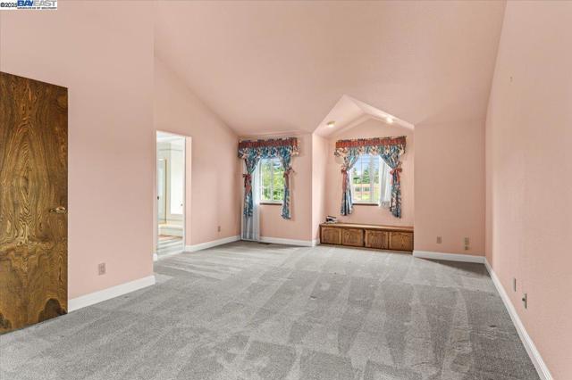 4095 Robin Ln, Castro Valley CA: https://media.crmls.org/mediaz/adcf1fc6-61e1-41bf-af28-920a8076b99b.jpg