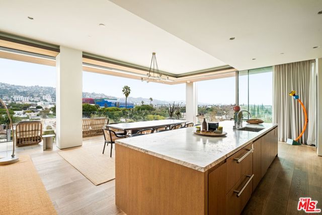 8899 Beverly Boulevard, Los Angeles CA: https://media.crmls.org/mediaz/adcfaca6-7953-4d17-a0b1-b7f7b4792431.jpg