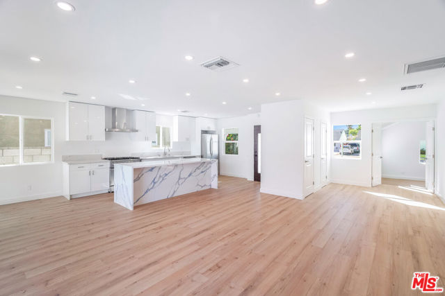5822 Saloma Avenue, Sherman Oaks CA: https://media.crmls.org/mediaz/add097b1-6dab-4219-9a09-f32d2c4f2ad8.jpg