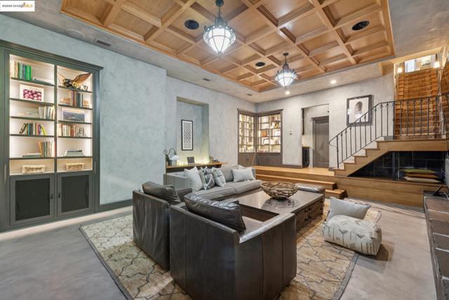305 The Uplands, Berkeley CA: https://media.crmls.org/mediaz/add0cd26-03b9-4e19-b319-648f60ecde1f.jpg