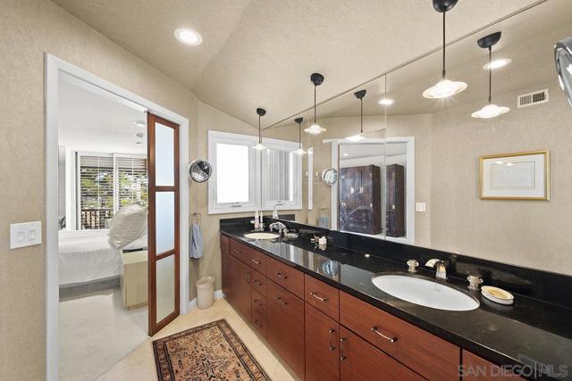 6346 Ridge Manor Avenue, San Diego CA: https://media.crmls.org/mediaz/add121ac-f4ad-4dce-9879-6c69c910e3d8.jpg