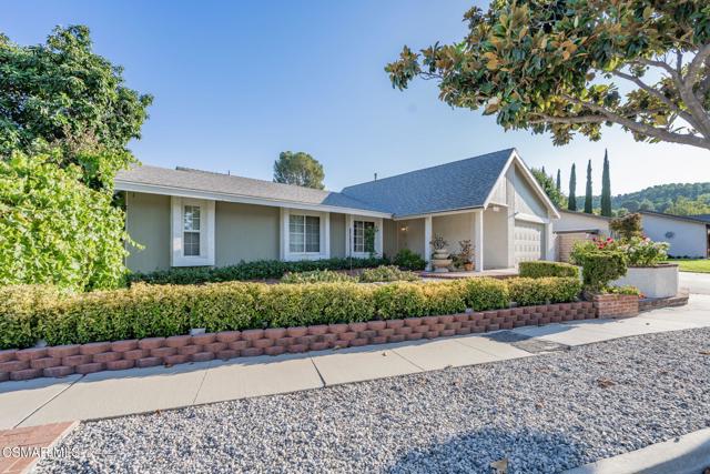 1642 Cayton Avenue, Simi Valley CA: https://media.crmls.org/mediaz/add125e7-b93c-4aea-a763-f9457f8ae78a.jpg