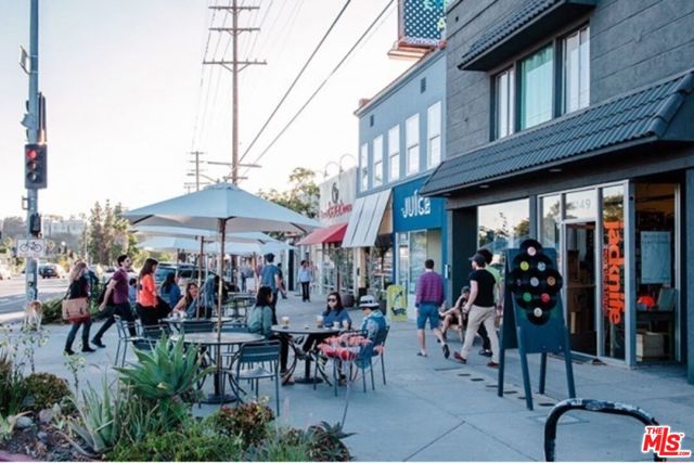 3364 Garden Avenue, Los Angeles CA: https://media.crmls.org/mediaz/add16263-cc39-40cb-aa3f-3d7665908e20.jpg