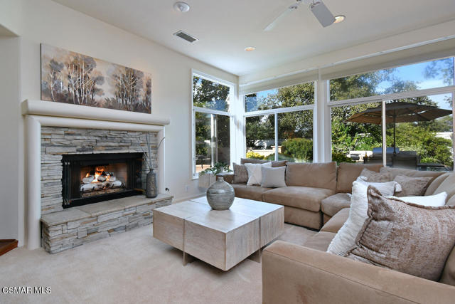 31775 Oak Ranch Court, Westlake Village CA: https://media.crmls.org/mediaz/add1641c-0784-4485-aa68-53037d8d9bfc.jpg