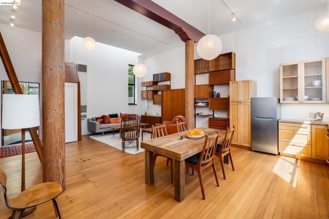 Image 12 of 32 For 2484 Martin Luther King Jr Way