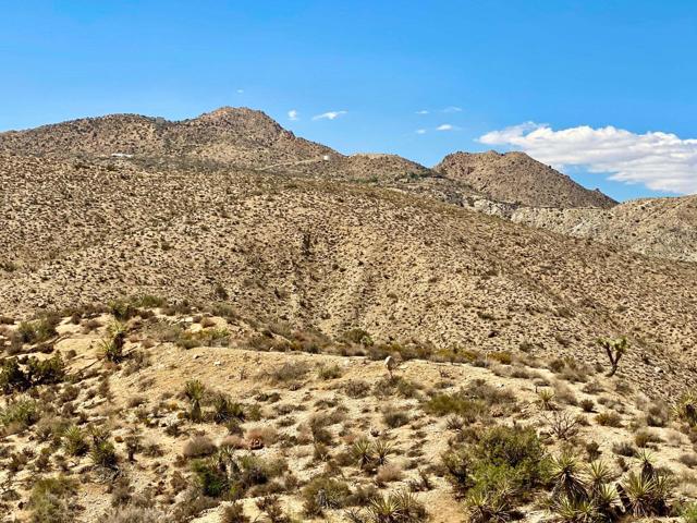 120 Benmar Trail, Morongo Valley CA: https://media.crmls.org/mediaz/add3067a-2252-4089-bf1b-ef49426ba990.jpg