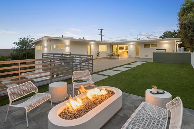 5851 Box Canyon, La Jolla CA: https://media.crmls.org/mediaz/add30c11-a6e2-4993-87f4-db28b1488cde.jpg