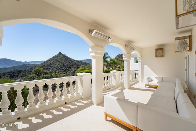 25665 Mulholland Highway, Calabasas CA: https://media.crmls.org/mediaz/add3345b-df07-4850-8334-86d9396eac40.jpg