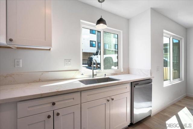 955 Postal Way, Vista CA: https://media.crmls.org/mediaz/add51dcc-006d-49dc-ba88-8ea8b458a0b5.jpg