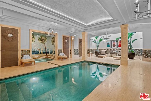 804 N Elm Drive, Beverly Hills CA: https://media.crmls.org/mediaz/add5307c-1e7d-44f1-a050-beab173e59cd.jpg