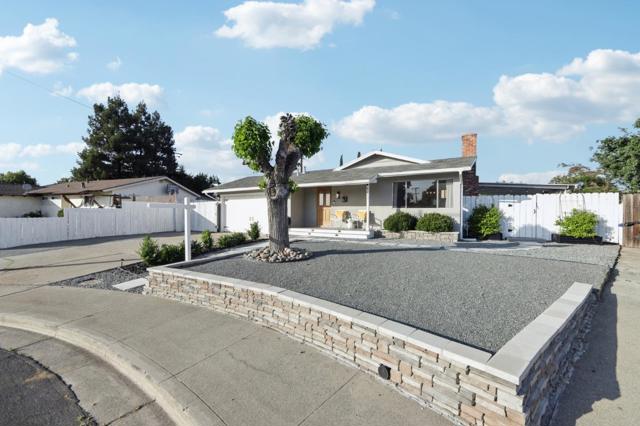 4273 Glazier Court, Concord CA: https://media.crmls.org/mediaz/add53f28-ef6a-44da-b14f-acdc3923dbe4.jpg