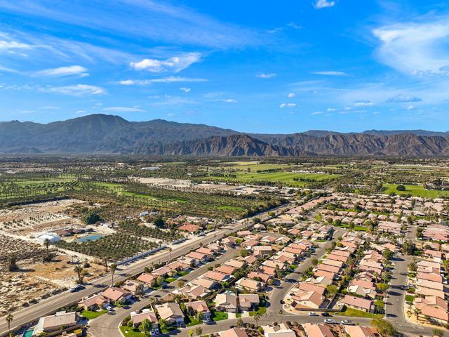 49771 Lincoln Drive, Indio CA: https://media.crmls.org/mediaz/add5491a-fb6c-4770-88ef-40fb1372b190.jpg