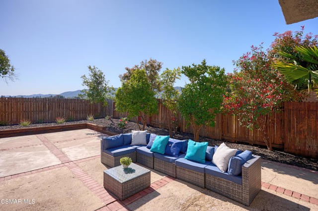 574 Nicole Drive, Newbury Park CA: https://media.crmls.org/mediaz/add6be18-c0cd-4f24-b002-9f5b55573e60.jpg