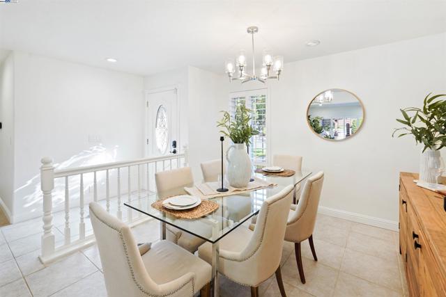 3211 Harvey Ct, Pleasanton CA: https://media.crmls.org/mediaz/add72284-98c1-4868-8371-e28e955147de.jpg
