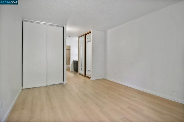 Image 14 of 36 For 555 Pierce St  840
