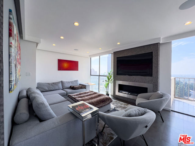 2160 Century Park East, Los Angeles CA: https://media.crmls.org/mediaz/add78955-d178-426c-a407-3920bffda1a3.jpg