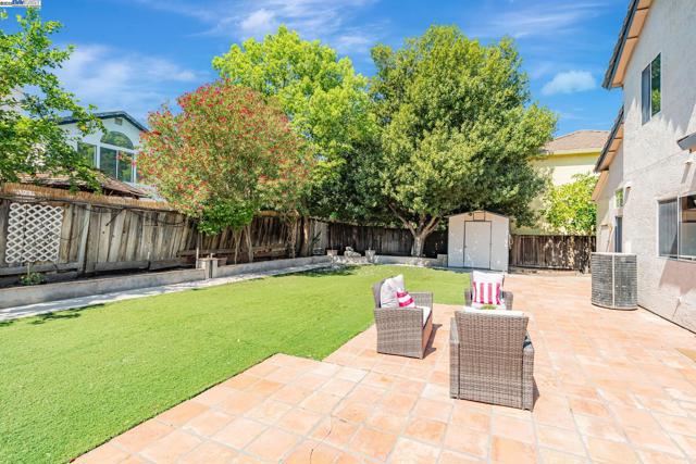 840 Menay Dr, Tracy CA: https://media.crmls.org/mediaz/add7fc52-906e-4e12-893e-ec0f11148fd3.jpg