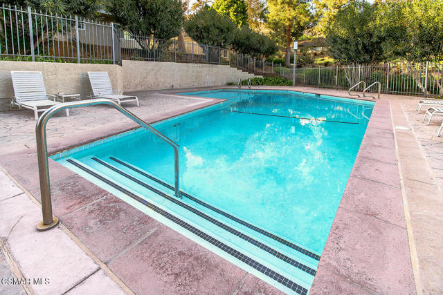 434 Vista Dorado Lane, Oak Park CA: https://media.crmls.org/mediaz/add80b1b-0b5e-4da7-a7f8-63912e8531b1.jpg