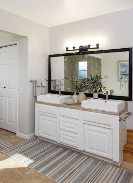 645 Skyward Drive, Aptos CA: https://media.crmls.org/mediaz/add851f7-8fe2-40eb-a636-b5024cbdb56f.jpg