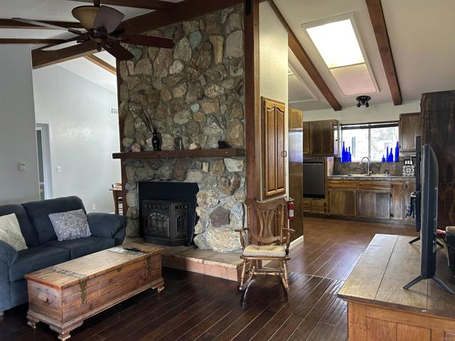 Detail Gallery Image 7 of 36 For 18461 Santa Anita St, Tehachapi,  CA 93561 - 3 Beds | 2 Baths