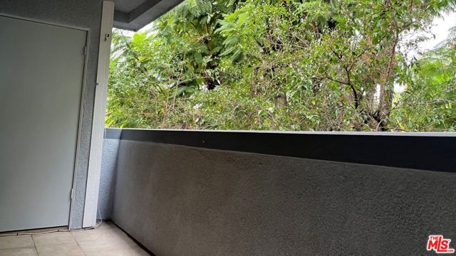 7640 Oso Avenue, Winnetka CA: https://media.crmls.org/mediaz/add970b8-67a4-4e98-9dbd-19cd6d10c5b4.jpg