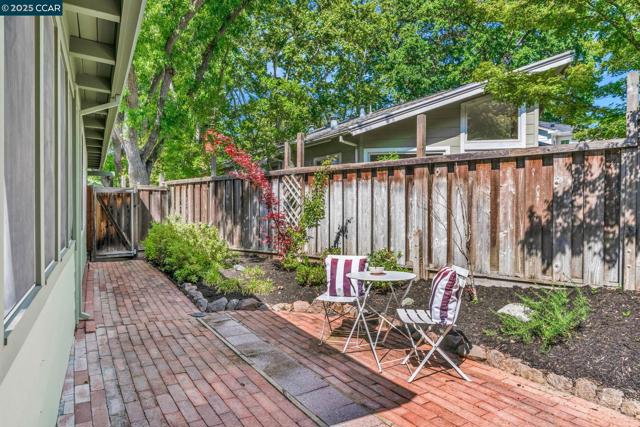 81 MAPLE LANE, Walnut Creek CA: https://media.crmls.org/mediaz/add9cd3c-6ba0-4123-b86b-ef5c634a3d8c.jpg