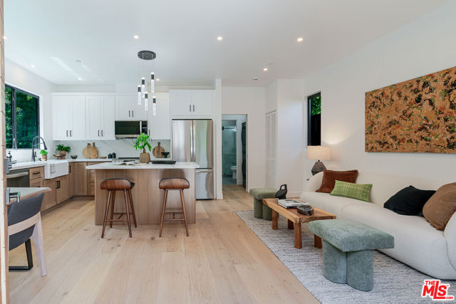 11559 La Maida Street, Valley Village CA: https://media.crmls.org/mediaz/addad84b-1ace-4c6c-a503-8f7f56a1bfbf.jpg