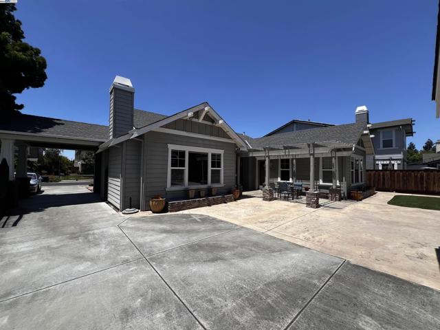 2344 Treadwell St, Livermore CA: https://media.crmls.org/mediaz/addb2770-ea13-4503-8935-2ba0a9240ed4.jpg