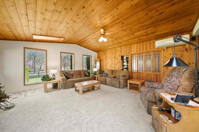 121 Wellock Road, Lewiston CA: https://media.crmls.org/mediaz/addb4f11-77f3-4bfe-84a4-b1ac1bb94145.jpg