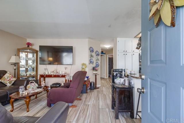 Detail Gallery Image 4 of 36 For 12616 Lakeshore Dr, Lakeside,  CA 92040 - 2 Beds | 2 Baths