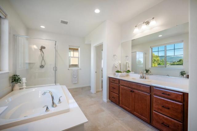 712 Baxter Way, Gilroy CA: https://media.crmls.org/mediaz/addcbad4-0154-4146-9736-cac1853dd0a9.jpg