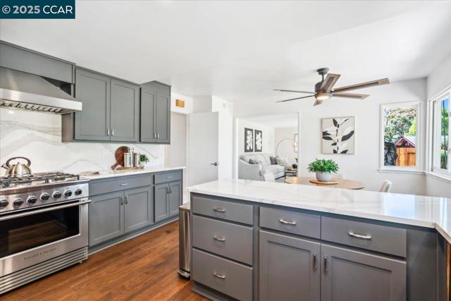 739 Devils Drop Ct, Richmond CA: https://media.crmls.org/mediaz/adddd0fe-a656-457d-927c-8817f91e2a82.jpg