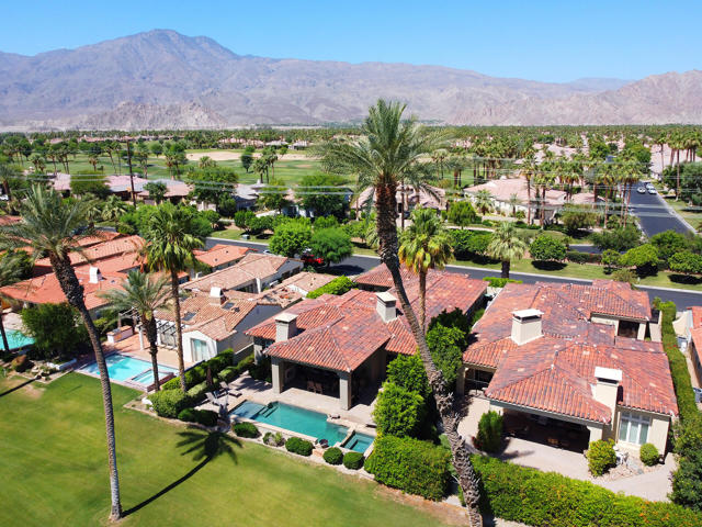 56588 S Palms Drive, La Quinta CA: https://media.crmls.org/mediaz/adddfce9-1aab-426b-b5cf-e070b4ae7539.jpg