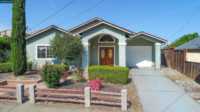 37 Wharf Dr, Bay Point CA: https://media.crmls.org/mediaz/adde4a20-0bac-4e56-85f3-c1265cab7c4a.jpg