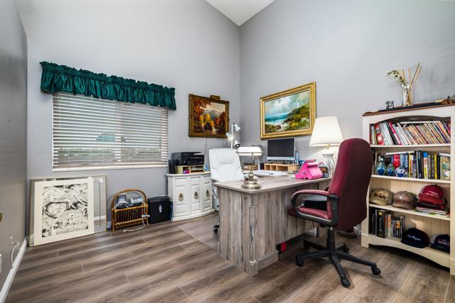 Image 36 of 50 For 370 Links Drive