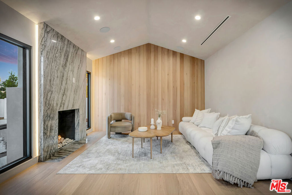 MLS #25625191 image #15