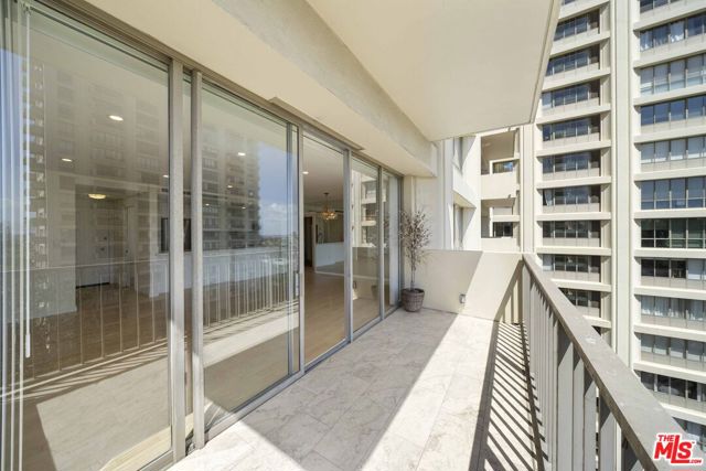 2160 Century Park East, Los Angeles CA: https://media.crmls.org/mediaz/addf645e-c309-4582-9e39-1c2d75a3a073.jpg