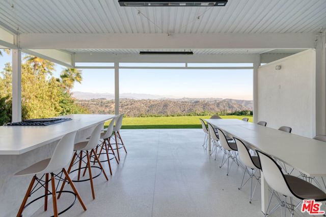 2262 Stradella Road, Los Angeles CA: https://media.crmls.org/mediaz/ade034c3-f692-4419-8a0b-af89664f4096.jpg