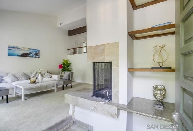 3319 Caminito Eastbluff, La Jolla CA: https://media.crmls.org/mediaz/ade10bc3-5f62-4830-8186-838b5c1d2da2.jpg