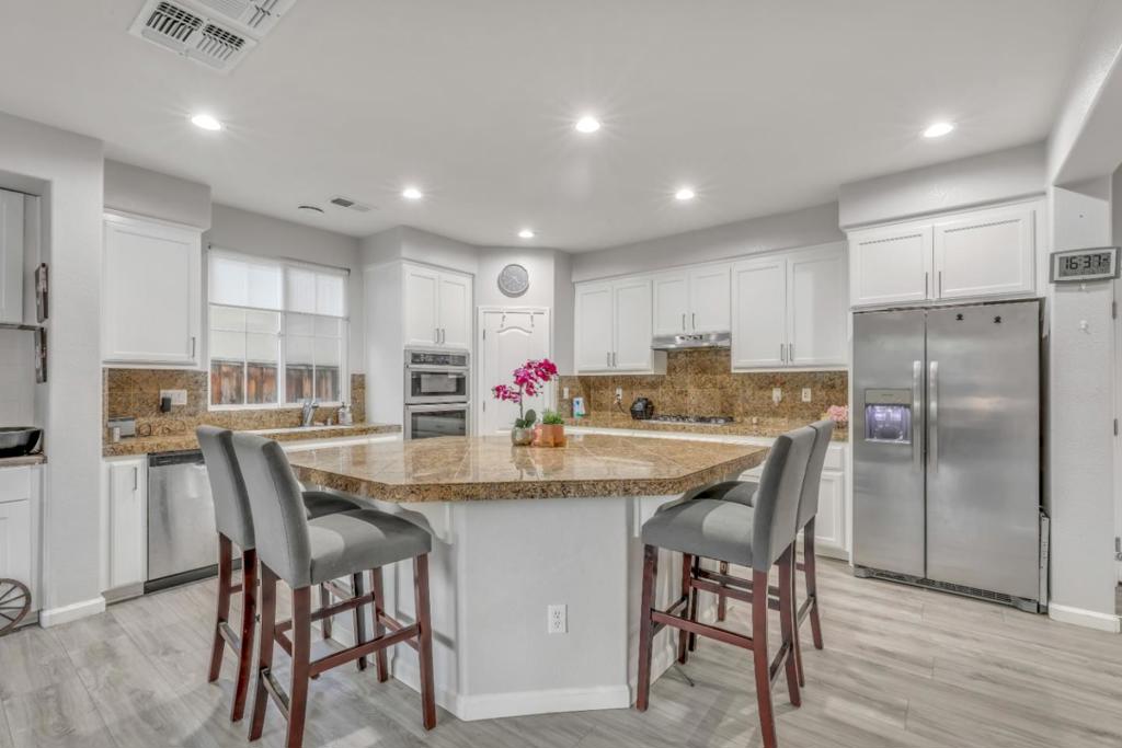 Ade122B4 7979 4A75 Ab79 9960B8E5Be4D 310 Ashlee Avenue, Tracy, Ca 95391 &Lt;Span Style='BackgroundColor:transparent;Padding:0Px;'&Gt; &Lt;Small&Gt; &Lt;I&Gt; &Lt;/I&Gt; &Lt;/Small&Gt;&Lt;/Span&Gt;