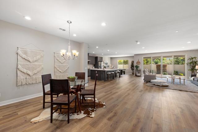 1525 Manzanita Hollows, Vista CA: https://media.crmls.org/mediaz/ade12cb1-3e20-42c5-afca-2a77c280e419.jpg