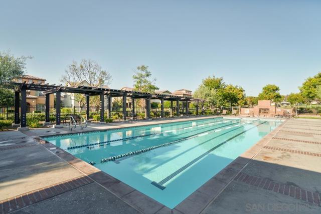 15820 Paseo Del Sur, San Diego CA: https://media.crmls.org/mediaz/ade1cadb-0013-44e7-9d12-081699e5eb09.jpg