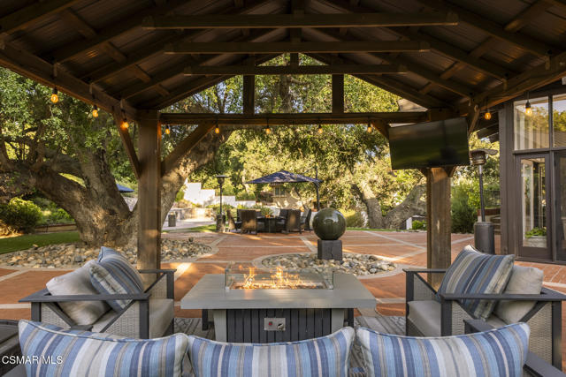 4525 Rayburn Street, Westlake Village CA: https://media.crmls.org/mediaz/ade245f8-0a7a-45fb-9795-0f67a5a8b31e.jpg