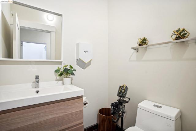 Image 23 of 46 For 90 Starview Dr