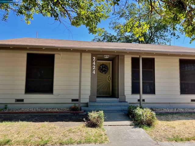 Image 1 of 42 For 2424 Center St