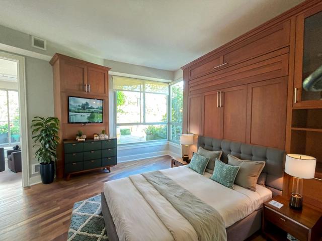 219 Brannan Street, San Francisco CA: https://media.crmls.org/mediaz/ade2a928-0f70-44a6-8a19-20a0931ddd1f.jpg