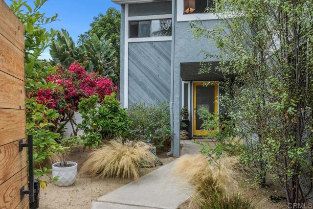 202 Calle De Sereno, Encinitas CA: https://media.crmls.org/mediaz/ade45f61-2ec3-4d3d-883f-cf96e82a7463.jpg