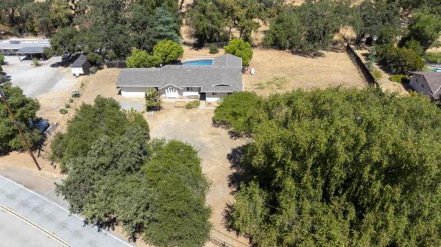4775 Little Uvas Road, Morgan Hill CA: https://media.crmls.org/mediaz/ade4bafa-1bfd-4ca9-bd1b-076fef4a99c8.jpg