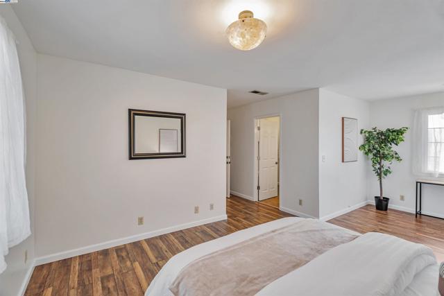 Image 36 of 53 For 1570 Hillsdale Avenue