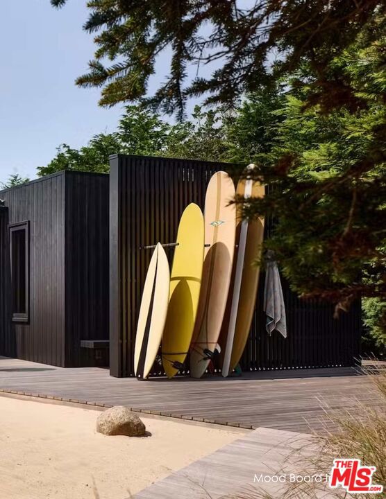 28867 Grayfox Street, Malibu CA: https://media.crmls.org/mediaz/ade5f85f-ef8b-43eb-894f-d2c365e8398e.jpg